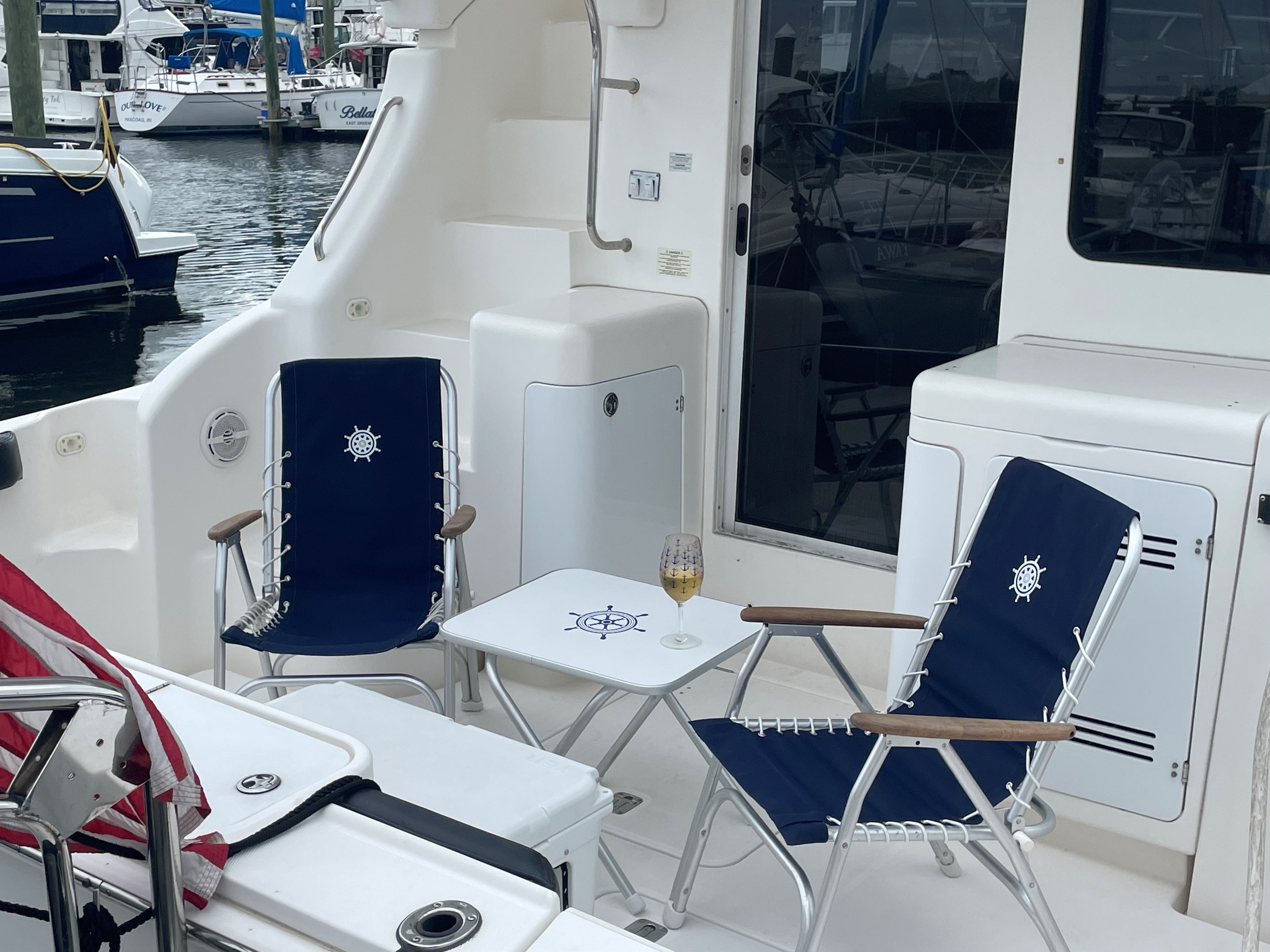 How to Choose the Best Folding Table for a Boat